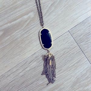 Kendra Scott necklace